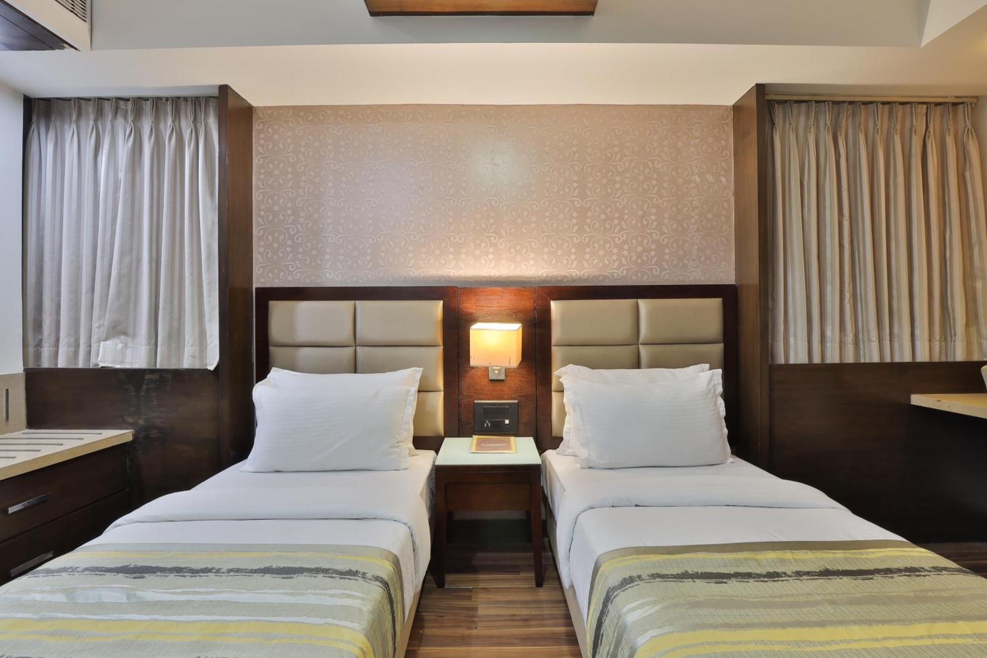 Krios Hotel - Near Sg Highway, Ahmedabad Exterior photo